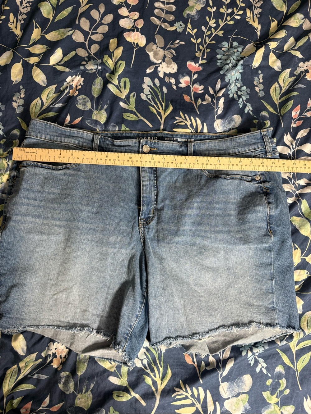 Torrid vintage stretch Bermuda shorts‎ plus size 24W - Picture 4 of 6